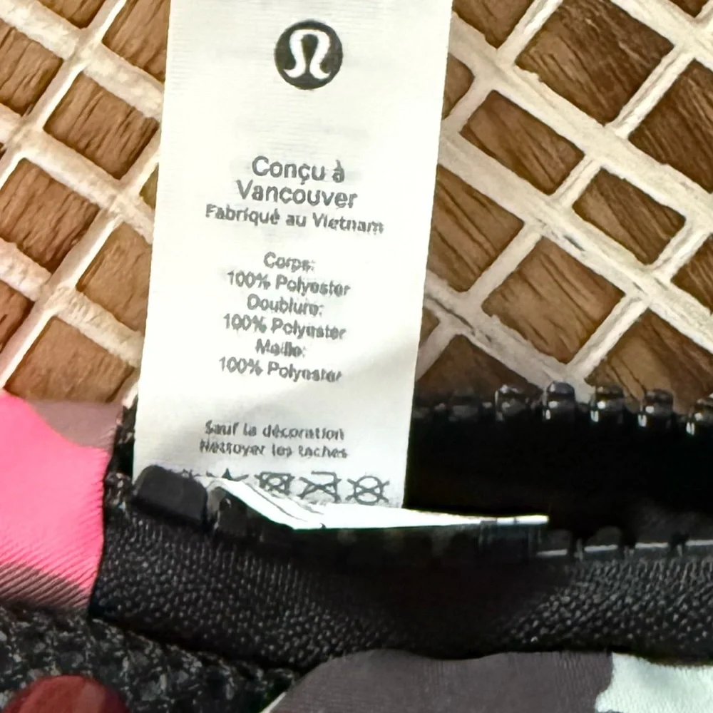 RARE Lululemon Take it On Camo Crossbody Pouch